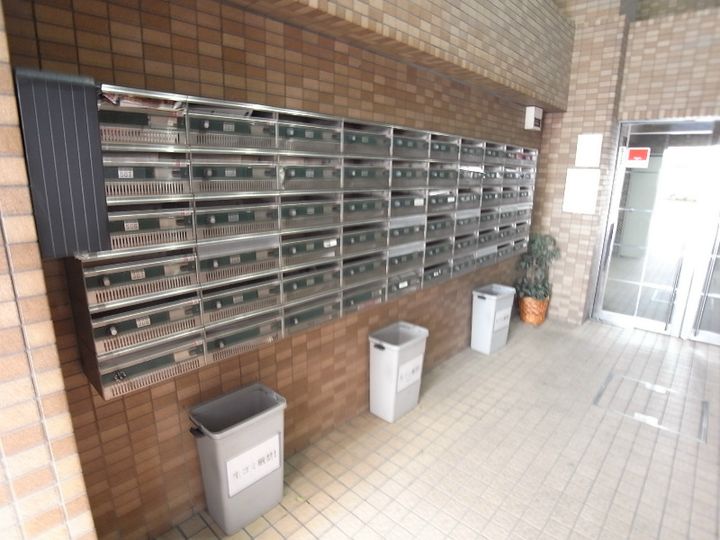 兵庫県神戸市東灘区青木2丁目の賃貸マンションの玄関