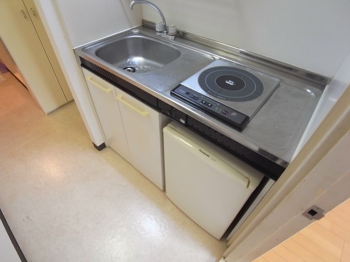 兵庫県神戸市東灘区青木2丁目の賃貸マンションのキッチン
