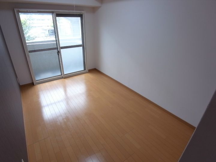 兵庫県神戸市東灘区青木2丁目の賃貸マンションの居間