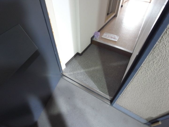 兵庫県神戸市東灘区青木2丁目の賃貸マンションの玄関