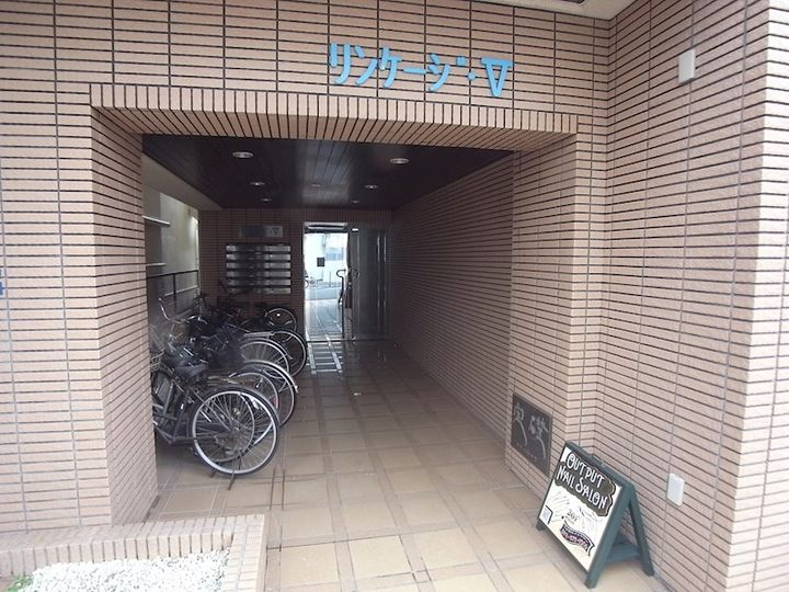 リアライズ羽坂通の玄関