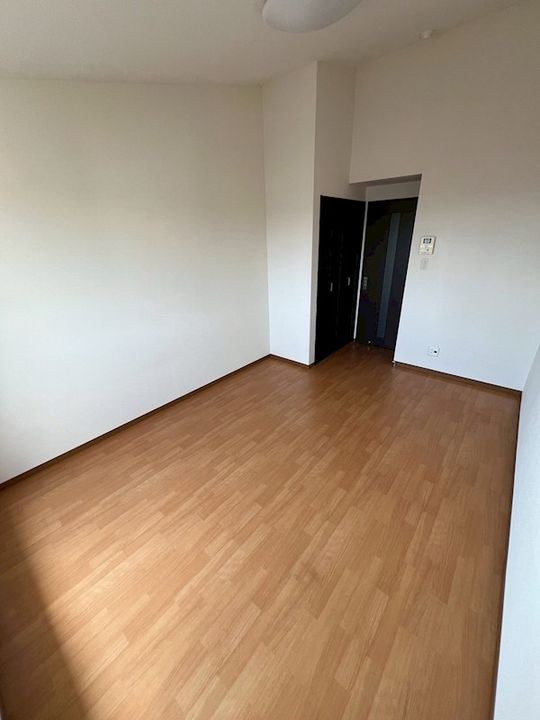 兵庫県神戸市垂水区平磯2丁目の賃貸アパートの居間