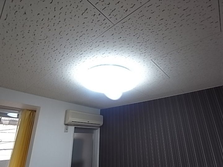 兵庫県神戸市須磨区平田町2丁目の賃貸マンションの居間