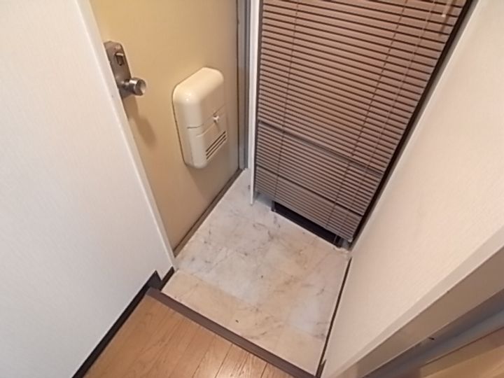 兵庫県神戸市須磨区平田町2丁目の賃貸マンションの玄関