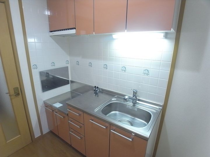 兵庫県神戸市須磨区車字口道谷の賃貸アパートのキッチン