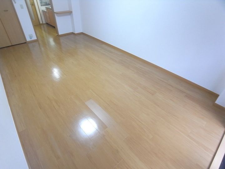 兵庫県神戸市須磨区車字口道谷の賃貸アパートの居間