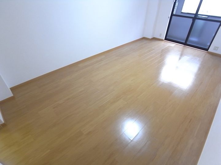 兵庫県神戸市須磨区車字口道谷の賃貸アパートの居間