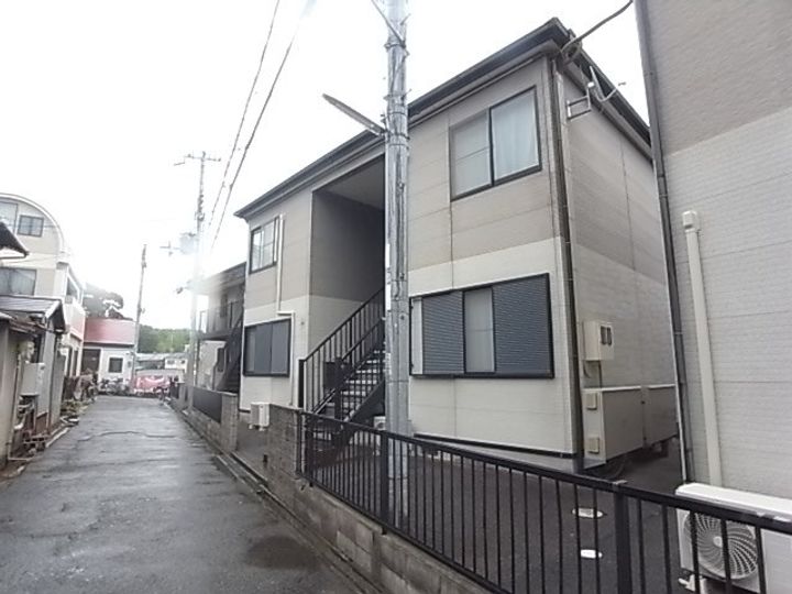 大倉山ハイツB号棟の外観