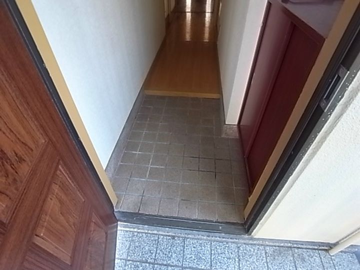 兵庫県神戸市垂水区御霊町の賃貸マンションの玄関