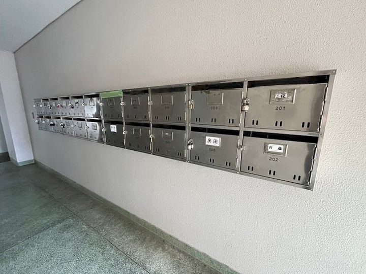 シャルマンコーポ鈴蘭台の玄関