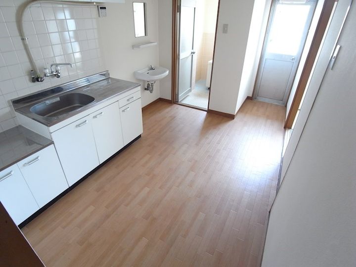 丸吉マンションの居間