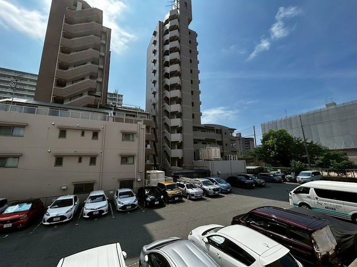 BIG1神戸の外観