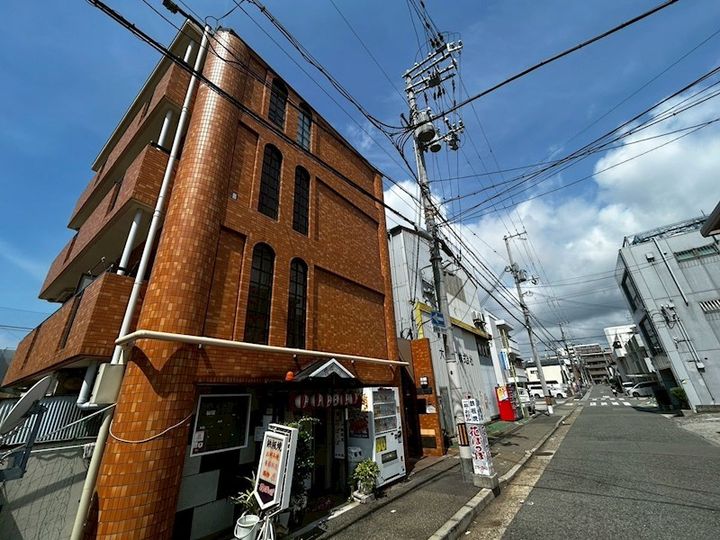 BIG1神戸の外観