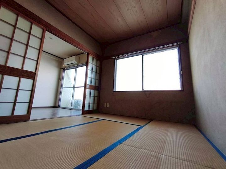 泉マンションの居間