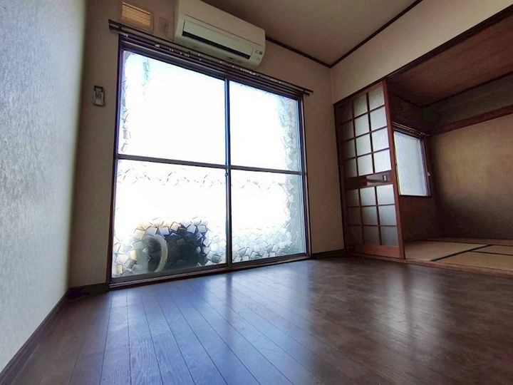 泉マンションの居間