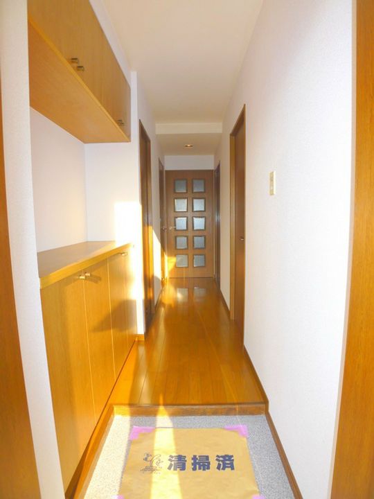 コートSKの玄関