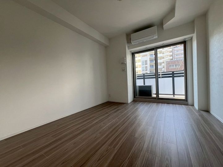 GENOVIA神戸湊川公園の居間