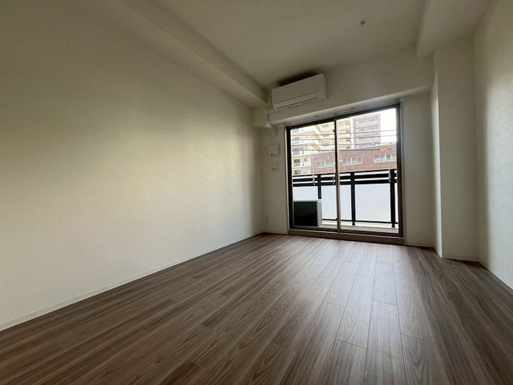 GENOVIA神戸湊川公園の居間