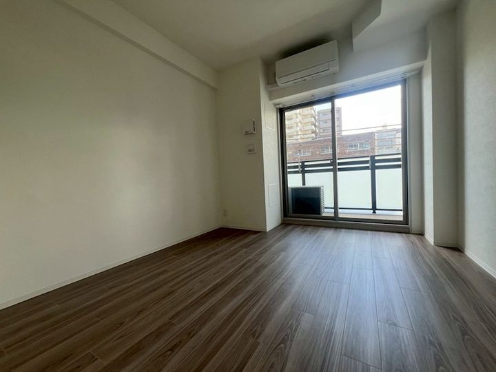 GENOVIA神戸湊川公園の居間