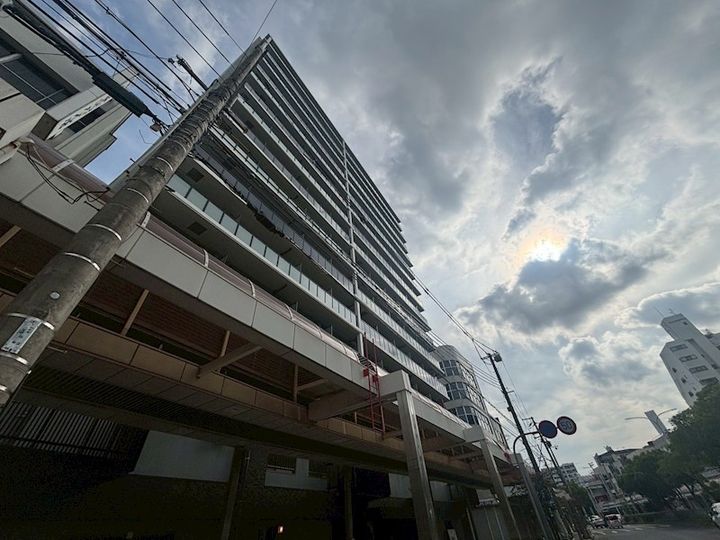 GENOVIA神戸湊川公園の外観