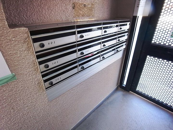 ハローグリーンハイツ岡本の玄関