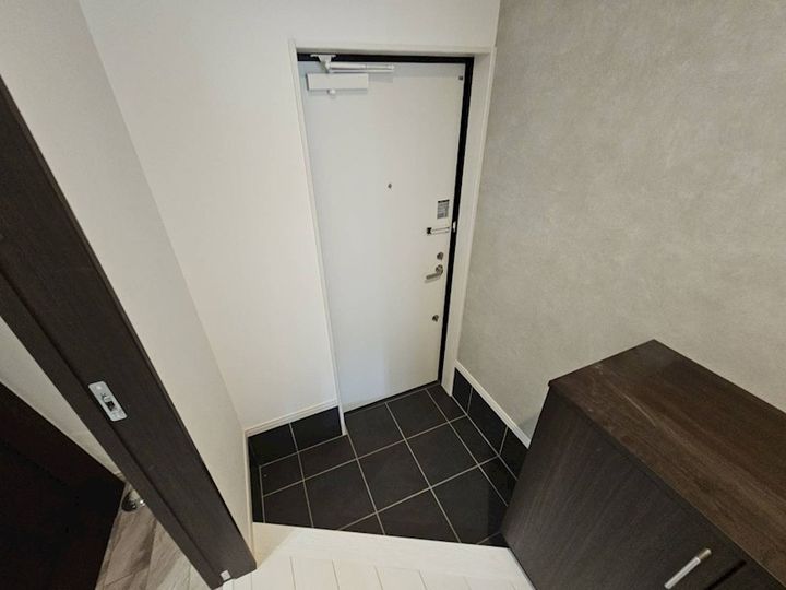 T−SQUARE岡本の玄関