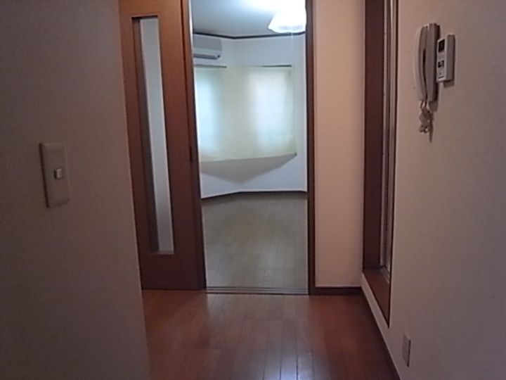 サニーハイツの玄関