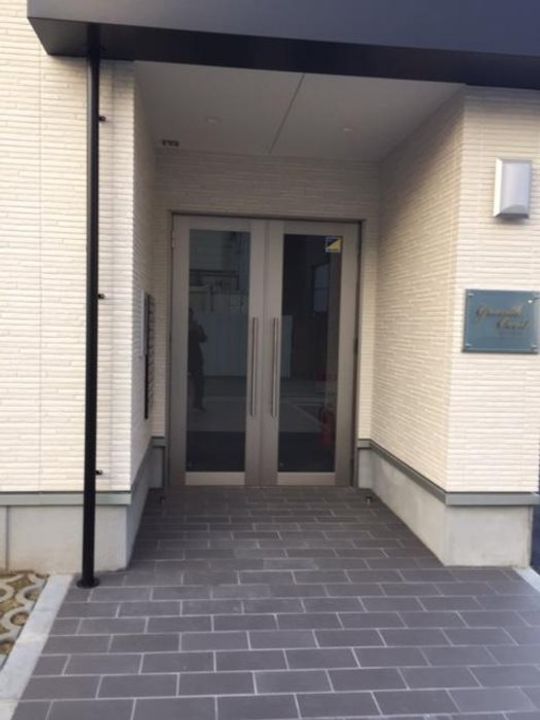 グランデ オヴェスト304の玄関