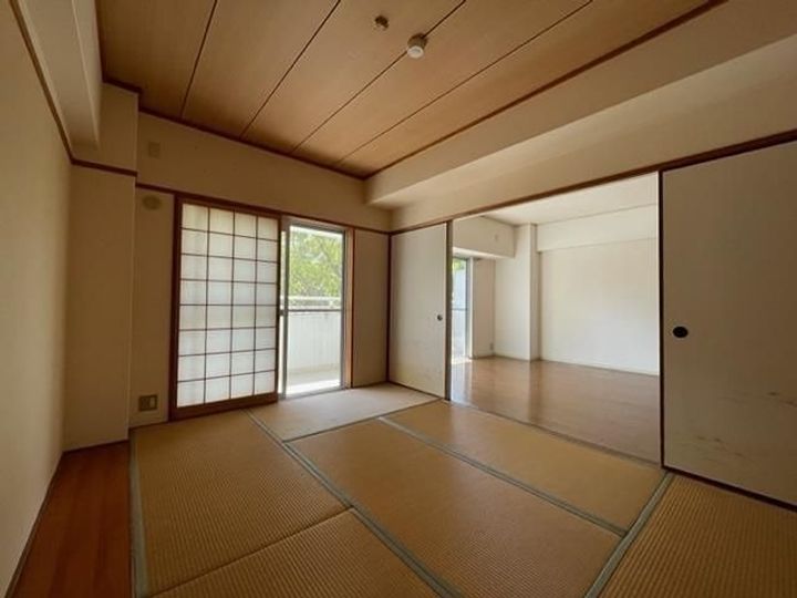 兵庫県姫路市増位新町1丁目の賃貸マンションの居間