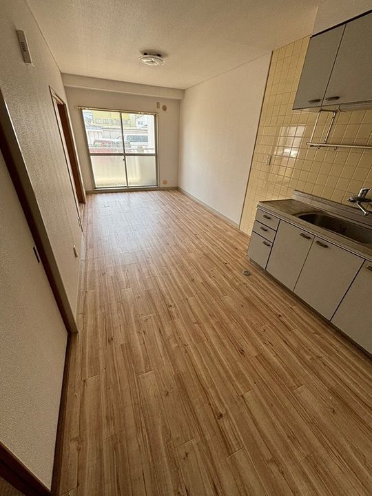 書写ハイツの居間