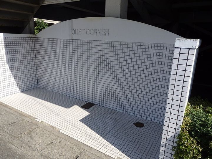 シャトゥ・ブランシェの玄関