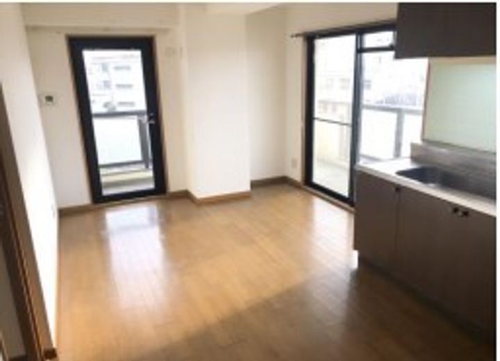 ベアード水上の居間