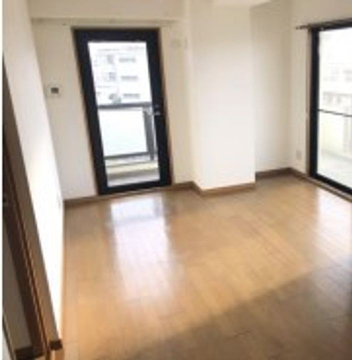 ベアード水上の居間