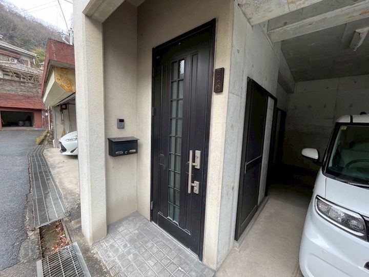 兵庫県姫路市飾磨区富士見ケ丘町(一戸建)の賃貸物件の玄関