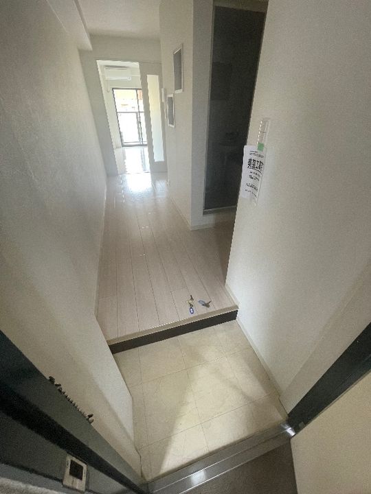 レジデンス西庄の玄関