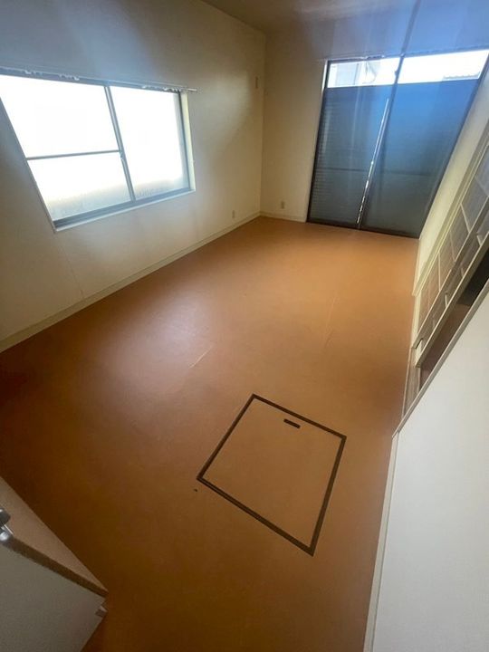 御立西メゾネットの居間