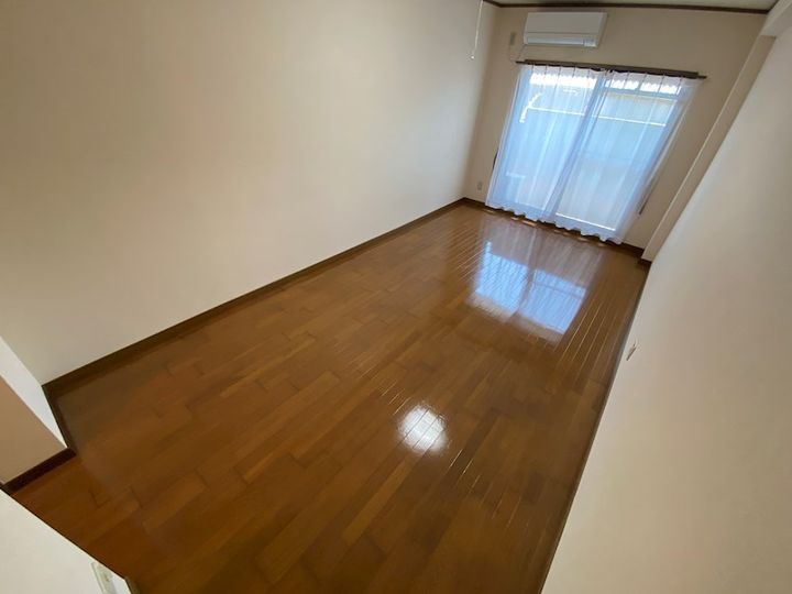 ベルフラワー山野井の居間