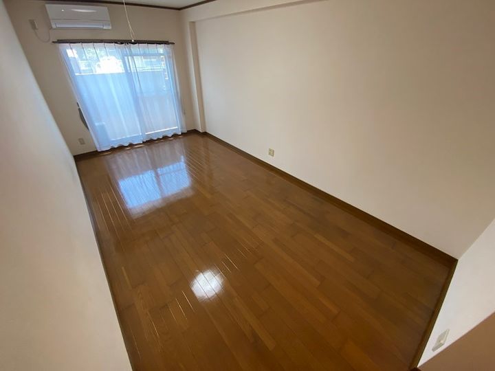 ベルフラワー山野井の居間