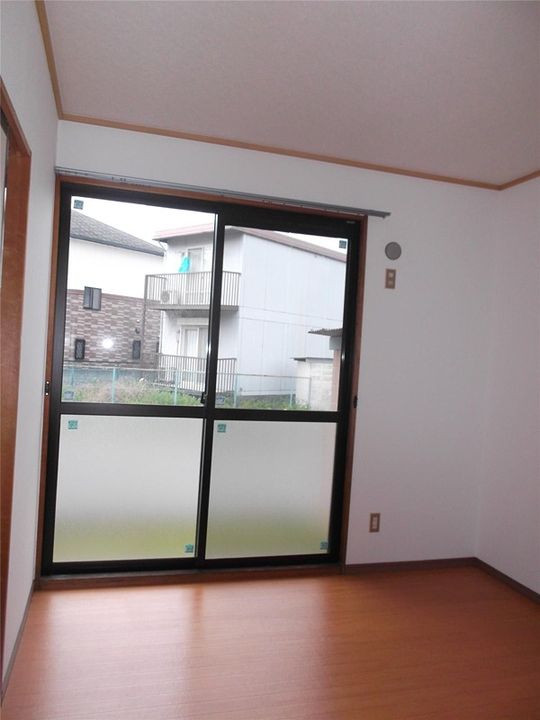 光ハイツの居間