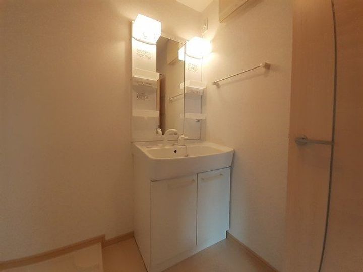 カトレーヴVIのその他画像