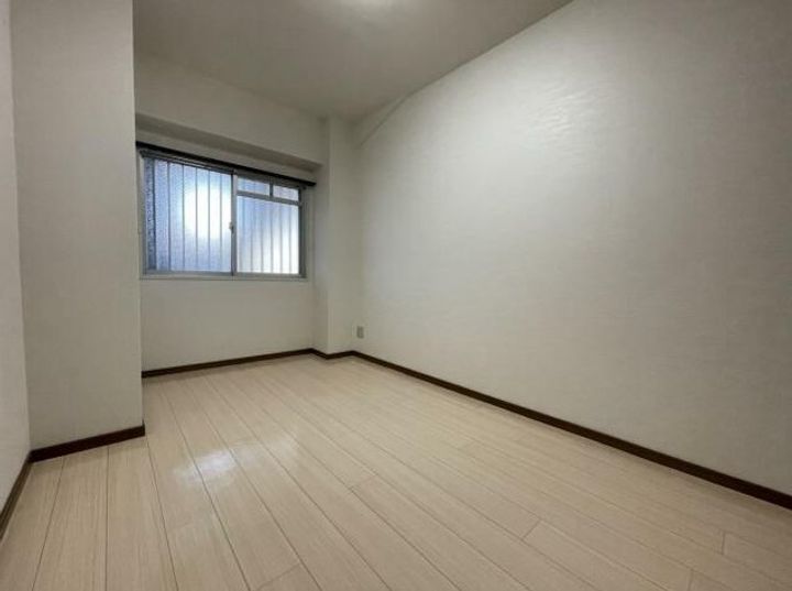パストラル青山の居間
