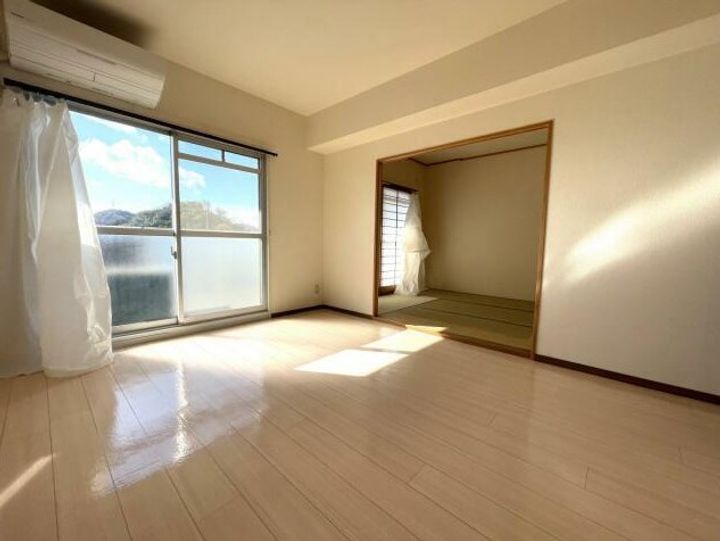 パストラル青山の居間
