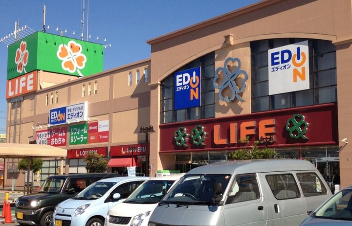 グレイス・エンジェルの周辺