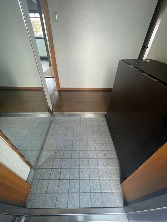 フレンドM東山の玄関