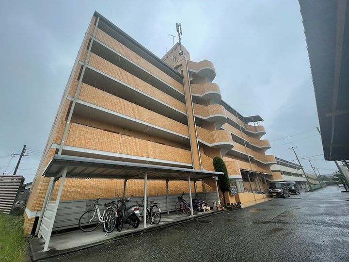 東山ハイツの外観