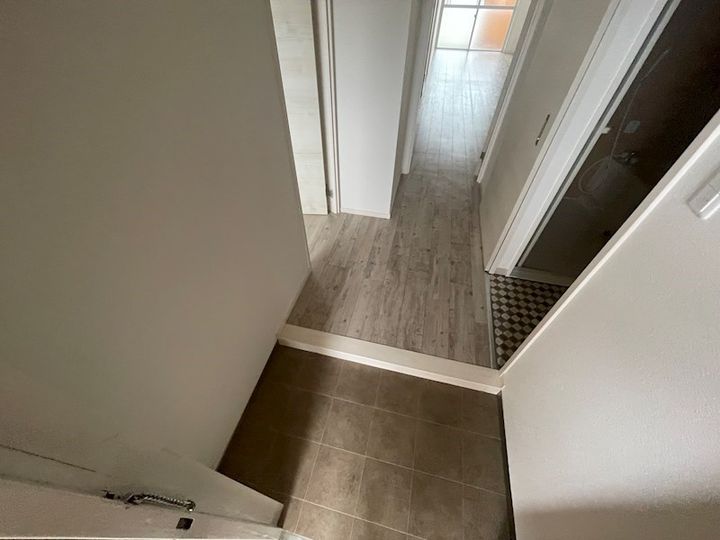 東山ハイツの玄関