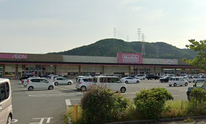 アリュールの周辺