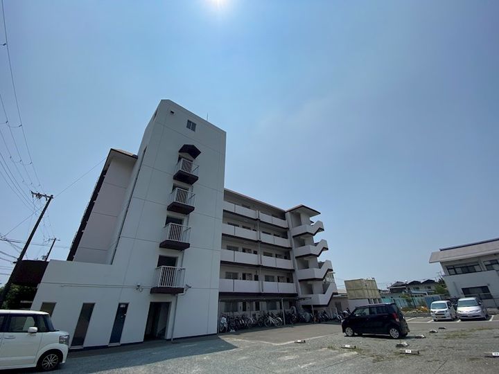 ヌーベルメゾン清水の外観