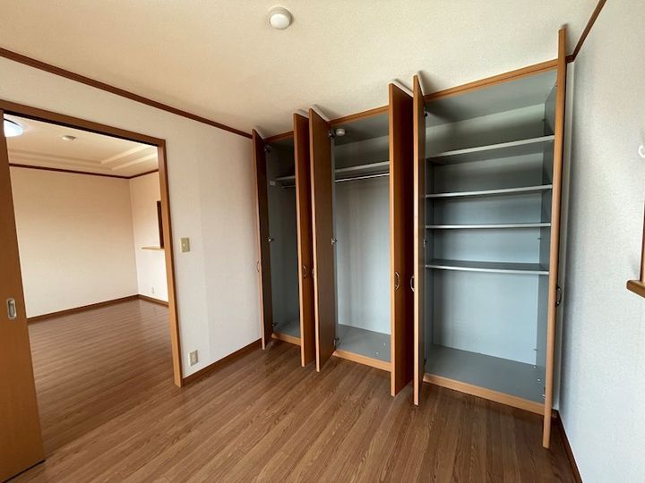 アベニール中島の居間