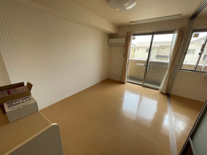 セジュール町坪の居間